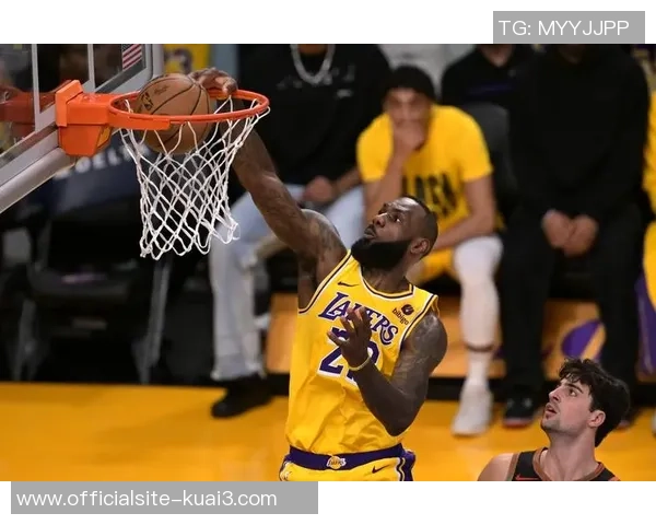 NBA太阳对阵鹈鹕精彩比赛录像回放分析与精彩瞬间回顾 NBA太阳对阵鹈鹕精彩比赛录像回放分析与精彩瞬间回顾