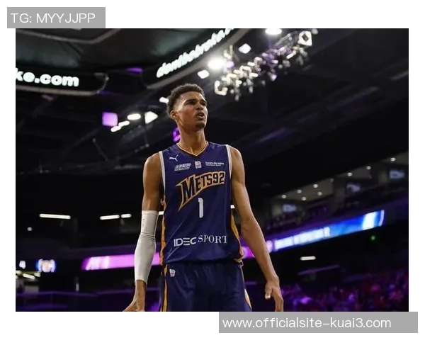 文班亚马新赛季表现抢眼场均数据全面领先最佳新秀竞争者 文班亚马新赛季表现抢眼场均数据全面领先最佳新秀竞争者